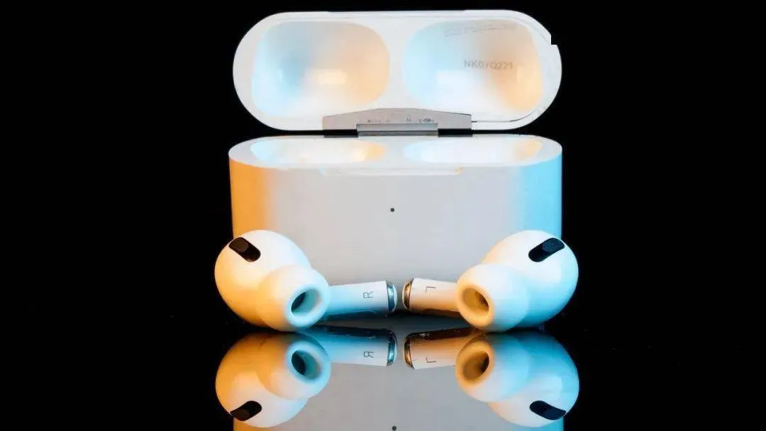 iOS 16.2 lộ lỗi mới, sụt pin AirPods kinh khủng