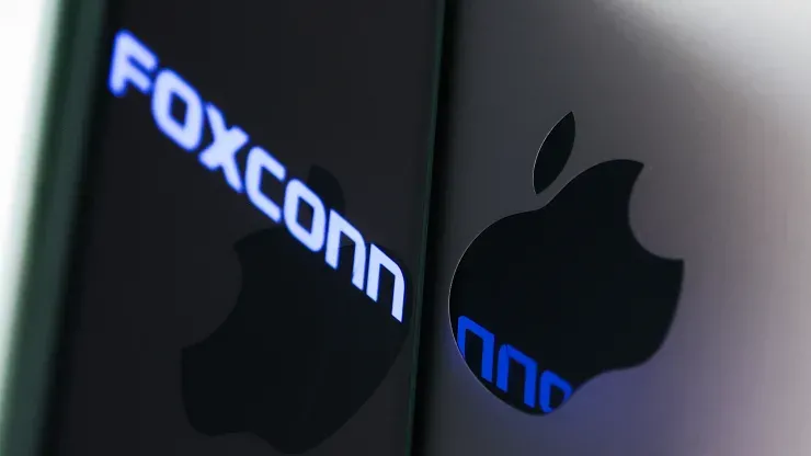 Foxconn thưởng tiền cho công nhân quay lại nhà máy, Apple "trơ mắt" nhìn 8 tỷ USD bay khỏi túi vì thiếu iPhone