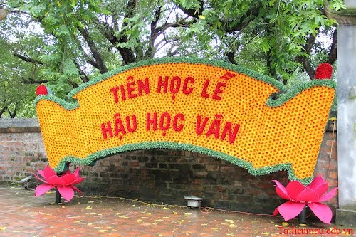 “Tiên học lễ, hậu học văn” là gì?