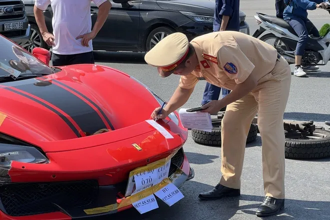 Tài xế Ferrari 488 gây tai nạn chết người đã ra đầu thú