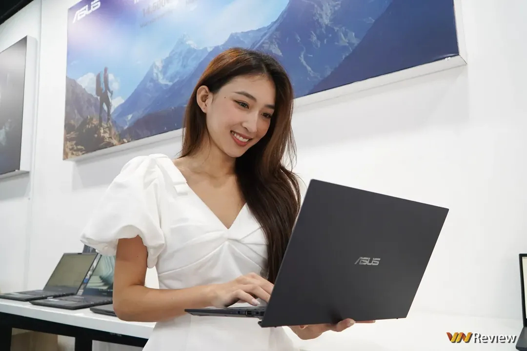 Trên tay Asus ExpertBook B9 2022: laptop doanh nhân nặng chỉ 1Kg, độ bền đáng nể