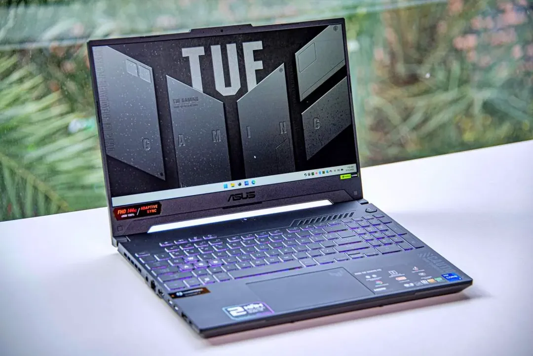 ASUS ROG tung hàng loạt sản phẩm gaming mới tại Việt Nam: đủ từ laptop màn Mini LED đến cả balo đựng máy ảnh, tripod