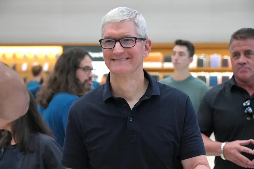 Tim Cook tự nguyện xin giảm lương, chỉ nhận 1148 tỷ đồng trong năm nay