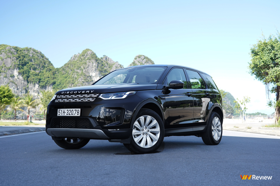 Trải nghiệm Land Rover Discovery Sport: Đắt xắt ra miếng