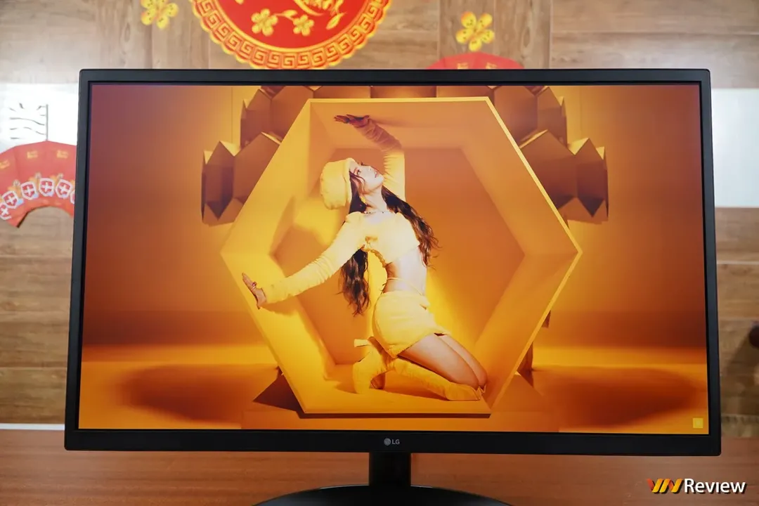 Đánh giá LG UltraFine Display OLED Pro 32EP950: màn hình máy tính không dành cho dân thường