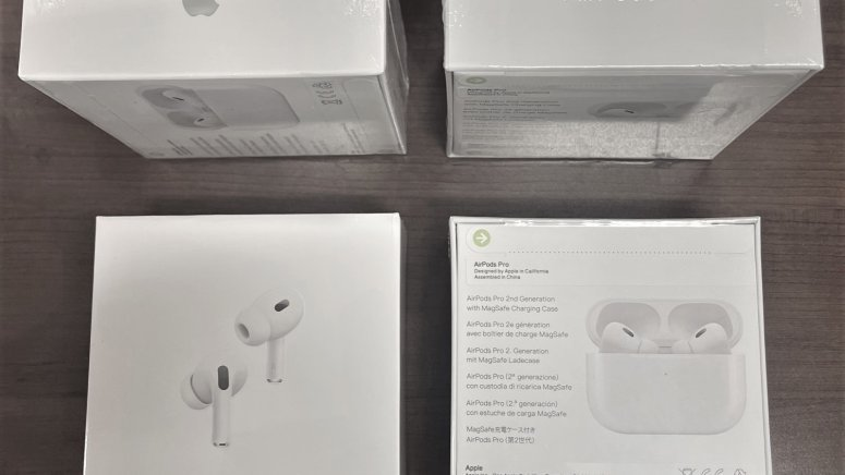 Mỹ vừa "tóm gọn" lô AirPods và Apple Watch fake trị giá cả chục tỷ