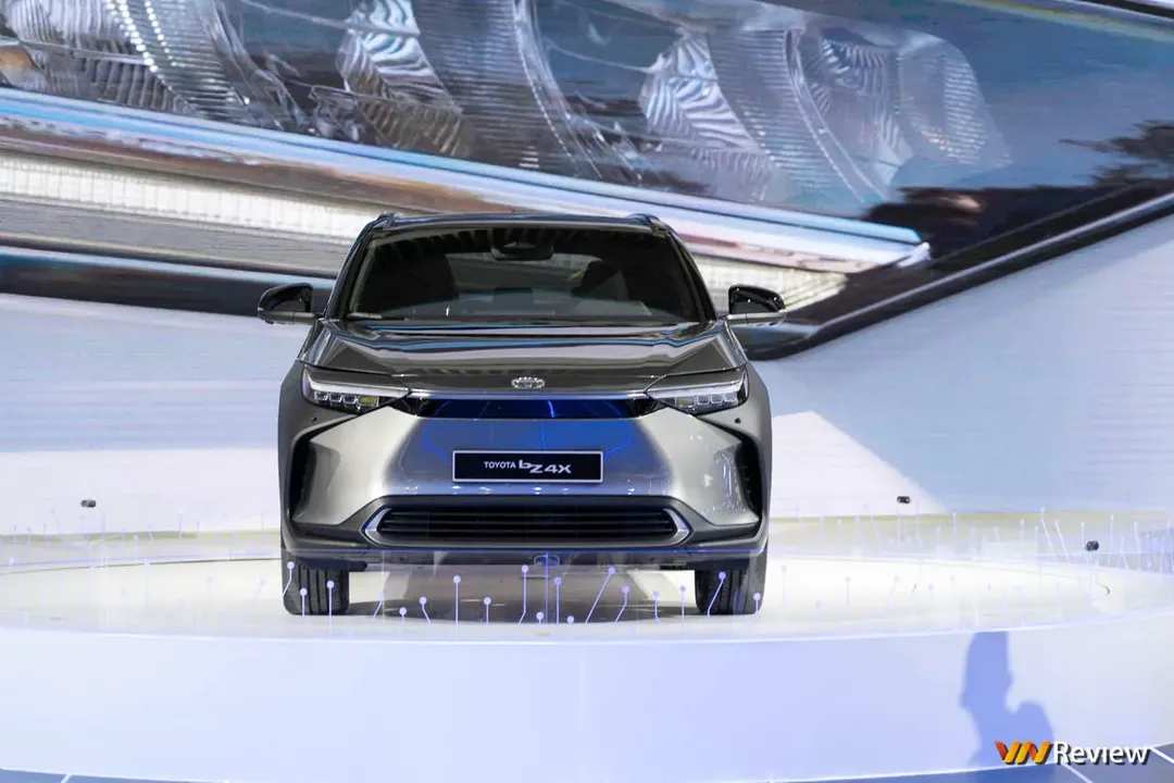 Triển lãm ô tô lớn nhất Việt Nam - Vietnam Motor Show 2022 chính thức khai mạc: hàng loạt xe điện trình làng