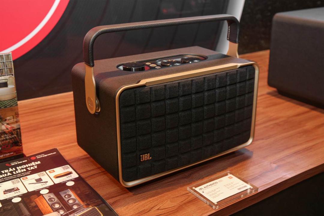 PGI giới thiệu dòng loa JBL Authentics & mâm than JBL Spinner BT tại AVSHOW 2023: diện mạo hoài cổ kết hợp công nghệ thông minh