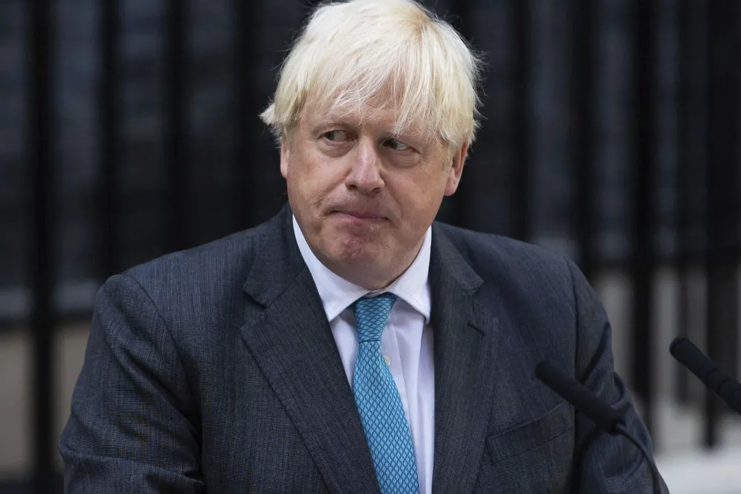 Vì sao ông Boris Johnson quyết định rút lui khỏi cuộc đua giành ghế Thủ tướng Anh?