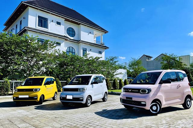 Có 300 triệu trong tay, mua VinFast VF 3 hay Wuling Mini EV?