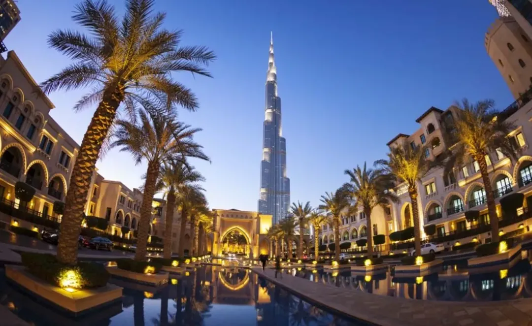 Những tiết lộ sửng sốt về tòa nhà cao nhất thế giới Burj Khalifa tại Dubai