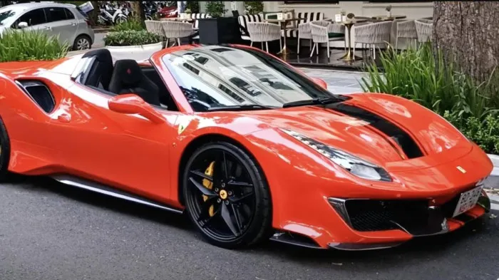 Model Ferrari 488 gây tai nạn thuộc hàng cực khủng, cả Việt Nam chỉ có 4 chiếc