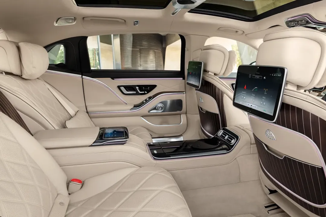 Mercedes-Maybach S-Class 2022 ra mắt tại Việt Nam: 2 phiên bản, giá từ 8,199 tỷ đồng