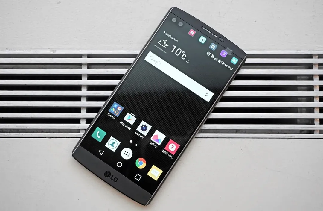 Nhớ lại LG V10: smartphone độc đáo có màn hình phụ, thiết kế chắc chắn nhưng gặp lỗi khó tha thứ