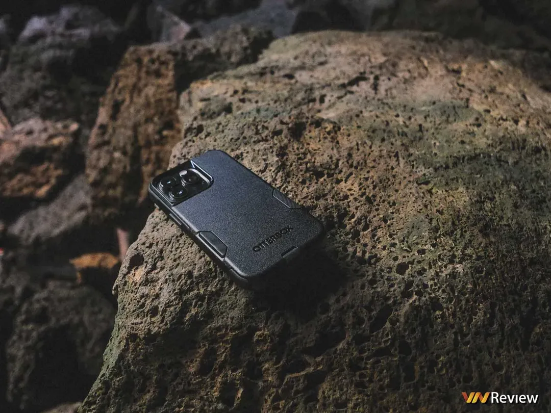 Trải nghiệm ốp lưng và dán cường lực OtterBox cho iPhone 14 Series khi đi trekking, trèo đèo lội suối: đúng chất “nồi đồng cối đá”