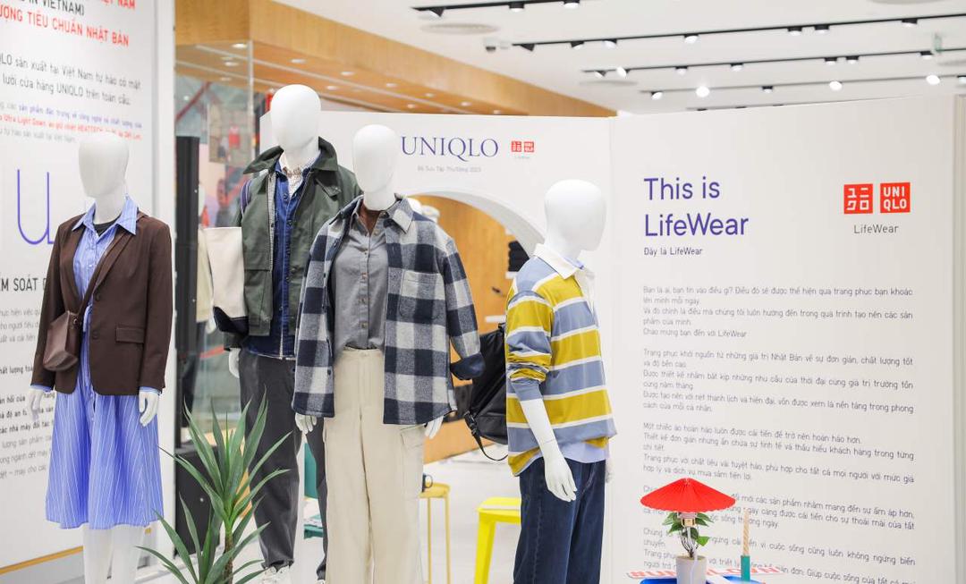 UNIQLO giới thiệu bộ sưu tập LifeWear Thu/Đông 2023 với không gian trưng bày độc đáo tại cửa hàng UNIQLO Vincom Bà Triệu