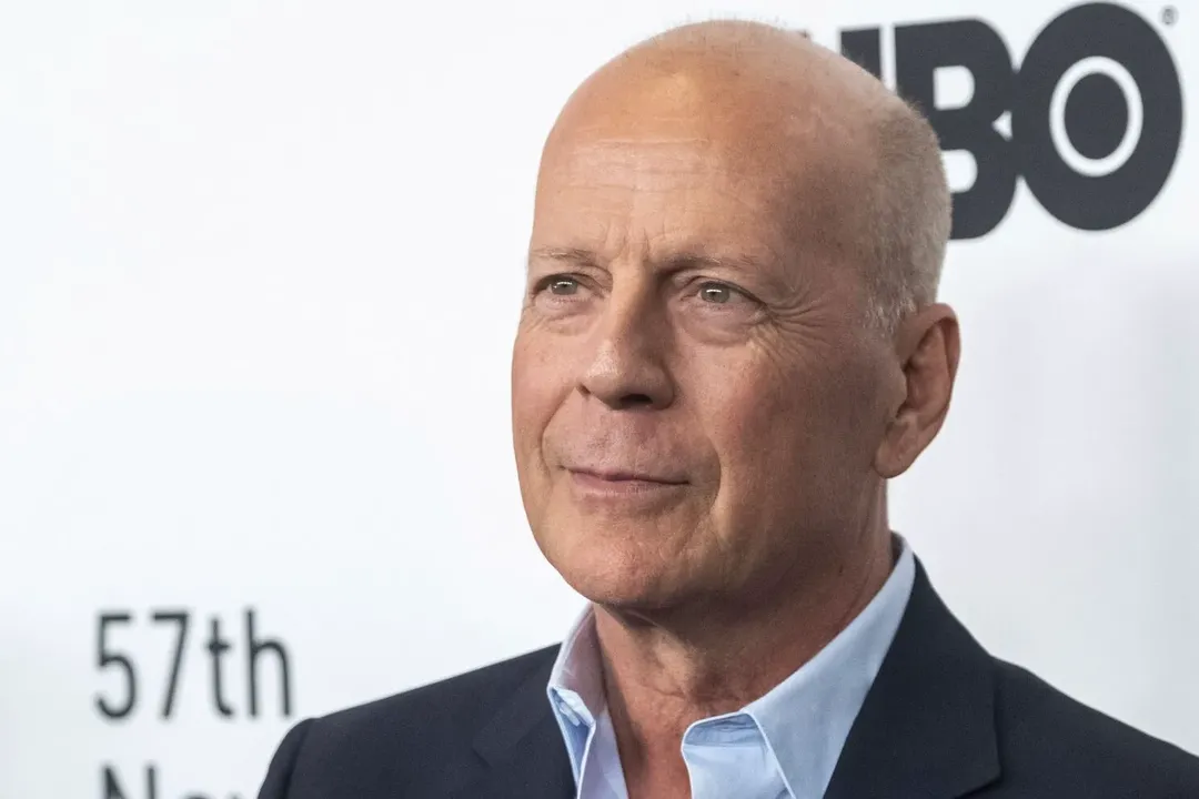 Bị mắc hội chứng bất lực ngôn ngữ, ngôi sao “Die Hard” Bruce Willis hiện giờ ra sao?