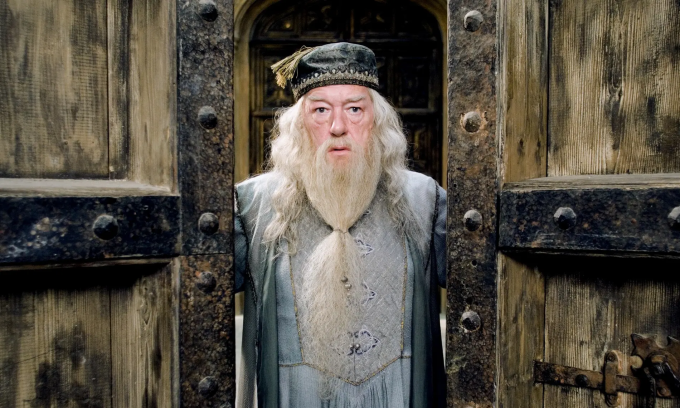 Cụ Dumbledore của phim 'Harry Potter' qua đời