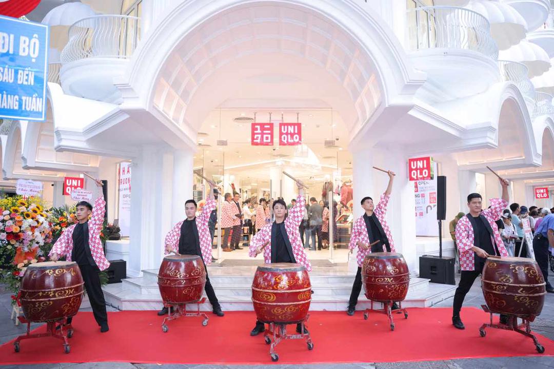 UNIQLO tôn vinh văn hóa Việt – Nhật trong cửa hàng Hoàn Kiếm, cam kết đóng góp dài hạn cho sự phát triển kinh tế, xã hội của Việt Nam