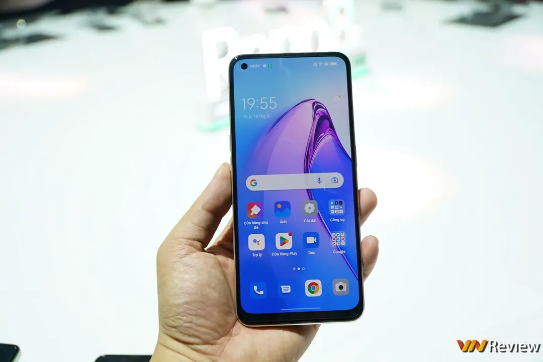 Oppo ra liền lúc ba chiếc Reno8 5G, Reno8 Z 5G và Reno8 4G tại Việt Nam, giá từ 9 đến 14 triệu đồng