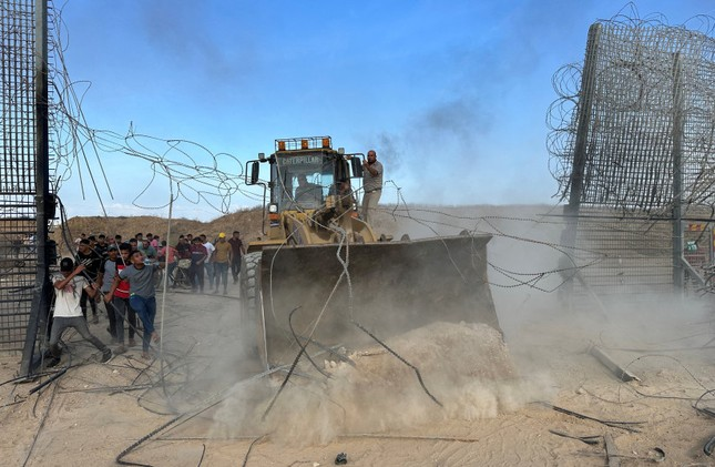 Tài liệu mật bị lộ đã phơi bày âm mưu tấn công Israel của Hamas, ai đọc cũng phải kinh ngạc