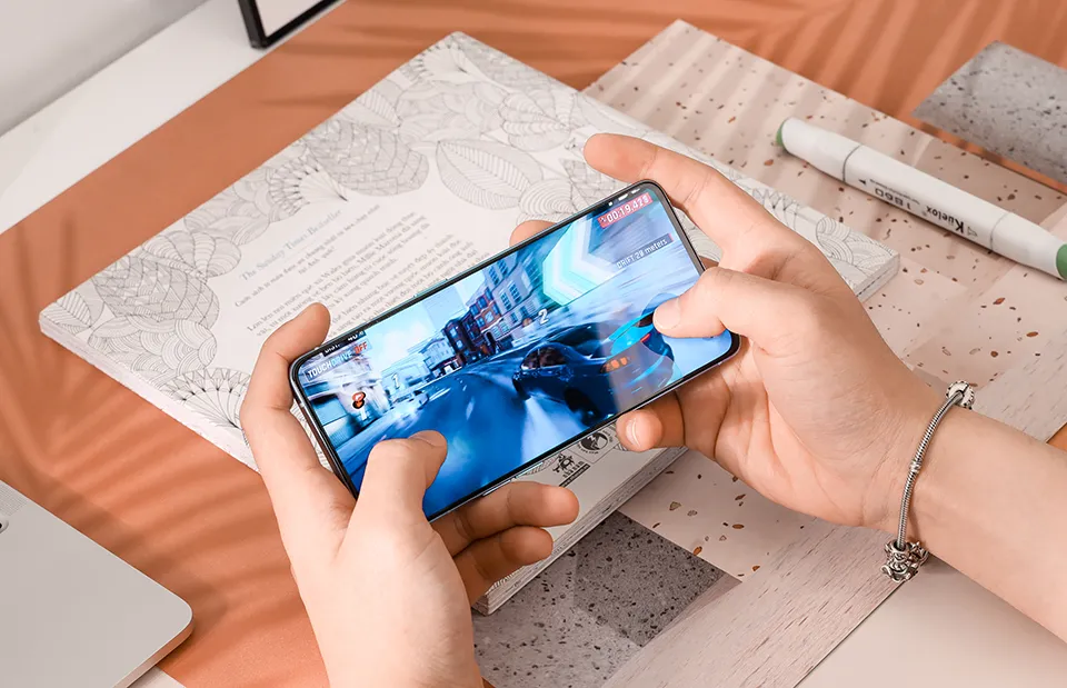 Oppo Reno7 Pro 5G dùng camera và chip thửa riêng có giá 19 triệu đồng ở Việt Nam