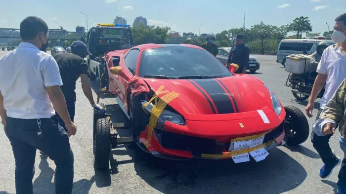 Model Ferrari 488 gây tai nạn thuộc hàng cực khủng, cả Việt Nam chỉ có 4 chiếc