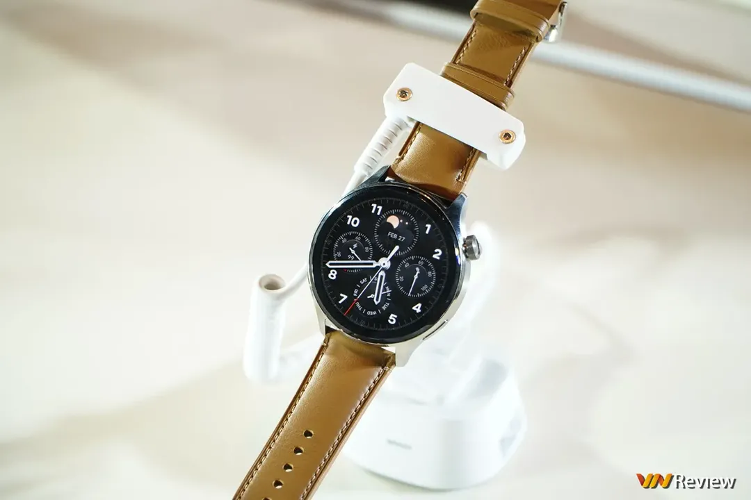 Xiaomi ra mắt loạt thiết bị AIoT cao cấp thế hệ mới tại Việt Nam: đủ từ tai nghe TWS, smartwatch đến cả máy hút bụi lau nhà tự giặt giẻ, tự sấy khô