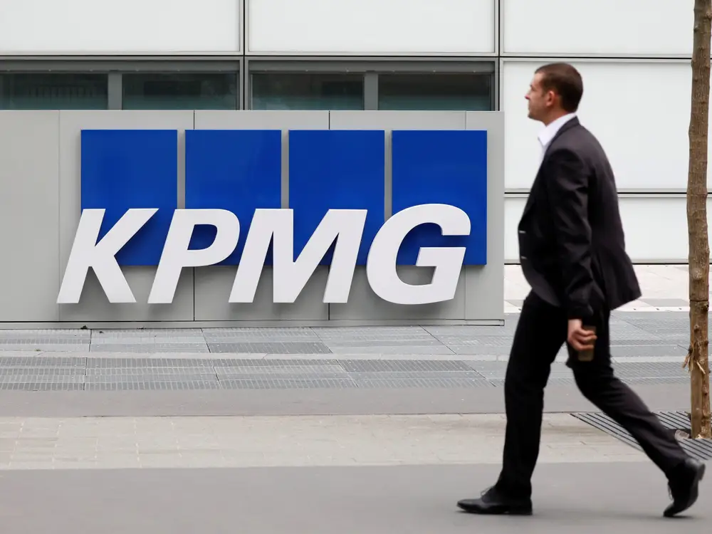 KPMG đang đặt cược 2 tỷ USD vào AI. Đó là một ví dụ khác về những thay đổi lớn đang đến với nơi làm việc.