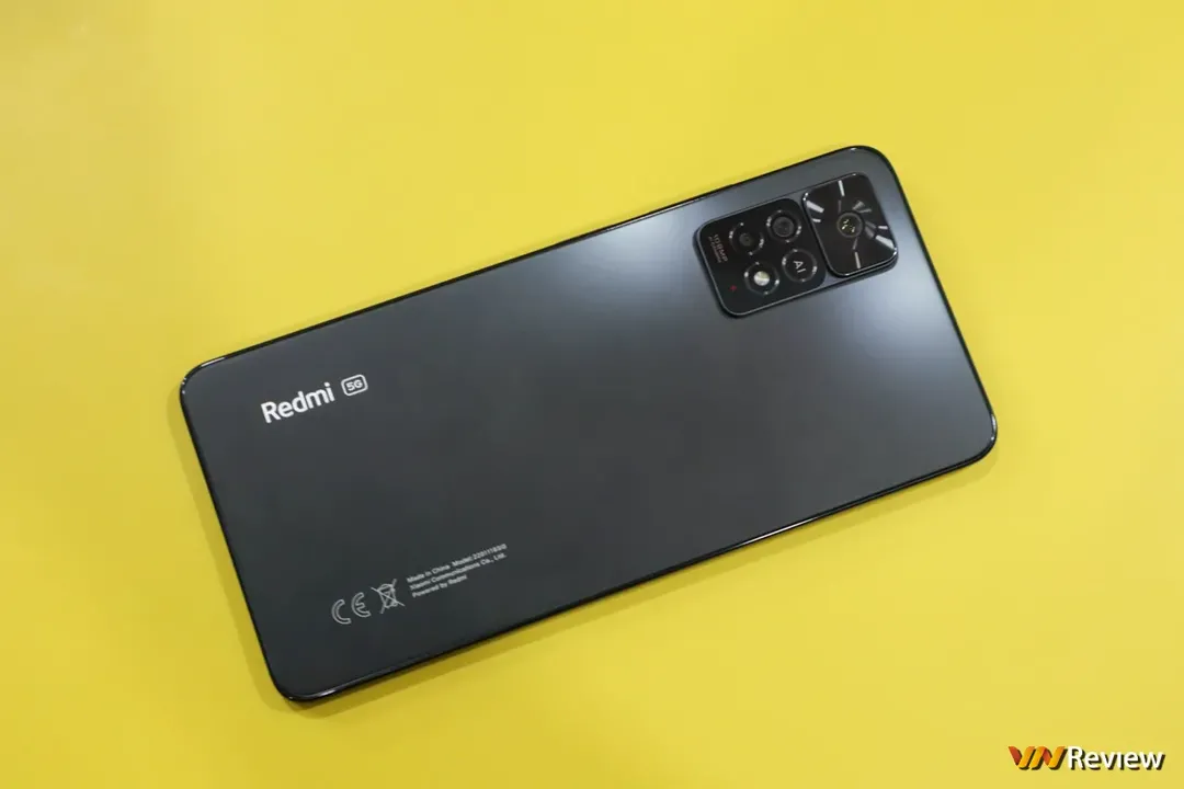 Trên tay Xiaomi Redmi Note 11 Pro 5G: mặt lưng và cạnh phẳng bắt trend hơn, đủ món ăn chơi từ camera 108MP đến sạc nhanh 67W