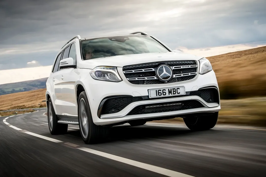 Truy tìm chủ xe Mercedes-Benz 'bỏ quên' 5 năm tại cảng Hải Phòng