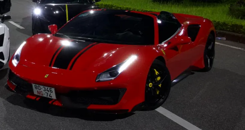 Vụ Ferrari 488: Hoàng Bằng Việt là ai?