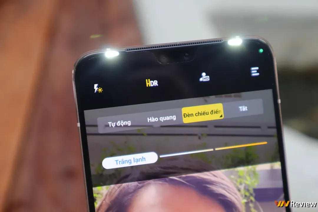 Trên tay vivo V23 5G: đủ cả viền vuông, tai thỏ giống iPhone 13, khác biệt ở mặt lưng, camera selfie kép Trên tay vivo V23 5G: đủ cả viền vuông, tai thỏ giống iPhone 13, khác biệt ở mặt lưng, camera selfie kép