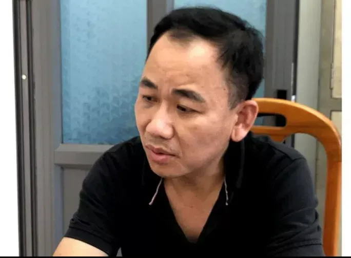 Tài xế Mercedes đã xin lỗi nhưng vẫn bị đánh, khởi tố thánh gym tịnh thất Bồng Lai và trích xuất camera cả nhà 4 người tử vong Tài xế Mercedes đã xin lỗi nhưng vẫn bị đánh, khởi tố thánh gym tịnh thất Bồng Lai và trích xuất camera cả nhà 4 người tử vong