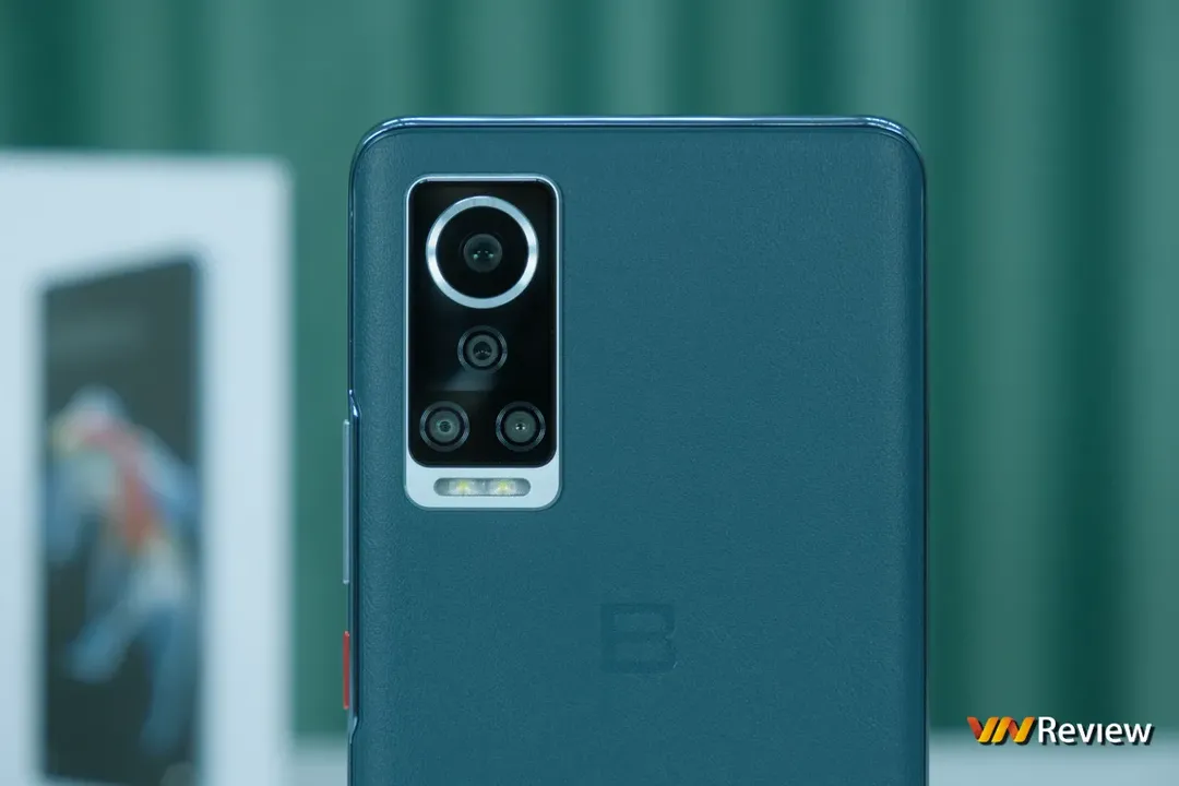 Mở hộp, trên tay nhanh Bphone A85 5G: Màn “lột xác” ngoạn mục về thiết kế Mở hộp, trên tay nhanh Bphone A85 5G: Màn “lột xác” ngoạn mục về thiết kế