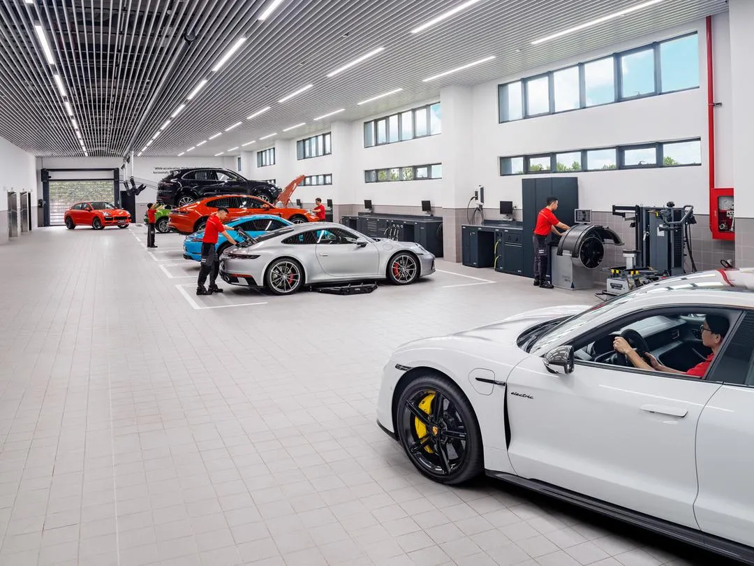 Ngắm một vòng Trung tâm Porsche Sài Gòn: Hiện đại bậc nhất Việt Nam Ngắm một vòng Trung tâm Porsche Sài Gòn: Hiện đại bậc nhất Việt Nam