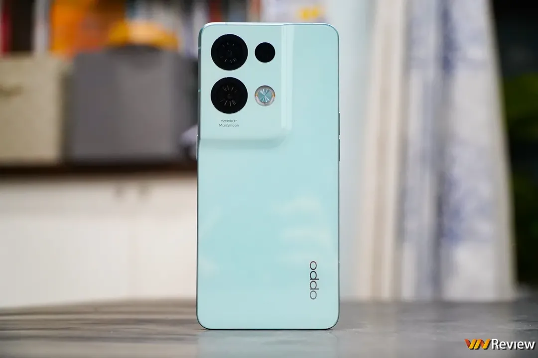 Đánh giá Oppo Reno8 Pro 5G: làm rất tốt bên ngoài nhưng vẫn còn thiếu một chút ở bên trong Đánh giá Oppo Reno8 Pro 5G: làm rất tốt bên ngoài nhưng vẫn còn thiếu một chút ở bên trong