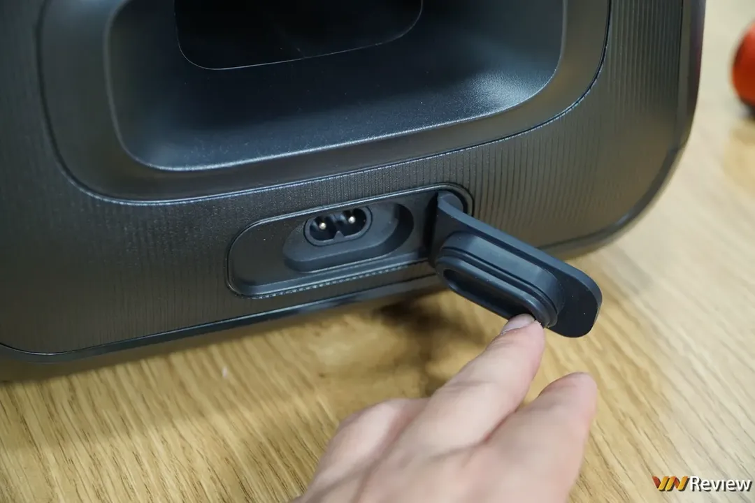 Đánh giá JBL PartyBox Encore: loa karaoke di động nhỏ gọn đủ món ăn chơi   Đánh giá JBL PartyBox Encore: loa karaoke di động nhỏ gọn đủ món ăn chơi