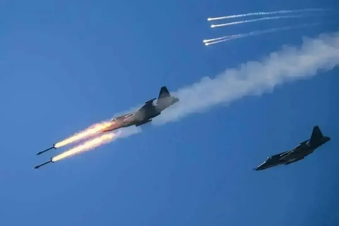 Các máy bay chiến đấu Su-57 đang tung hoành! Bắn sáu tên lửa hành trình một lượt: san bằng ba mục tiêu quân sự Các máy bay chiến đấu Su-57 đang tung hoành! Bắn sáu tên lửa hành trình một lượt: san bằng ba mục tiêu quân sự