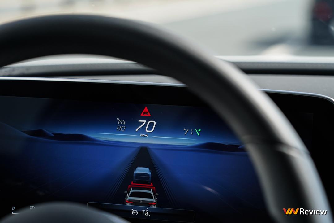 Trải nghiệm Mercedes-Benz C 200 Avantgarde Plus: Cánh cửa bước vào thế giới Mercedes-Benz Trải nghiệm Mercedes-Benz C 200 Avantgarde Plus: Cánh cửa bước vào thế giới Mercedes-Benz