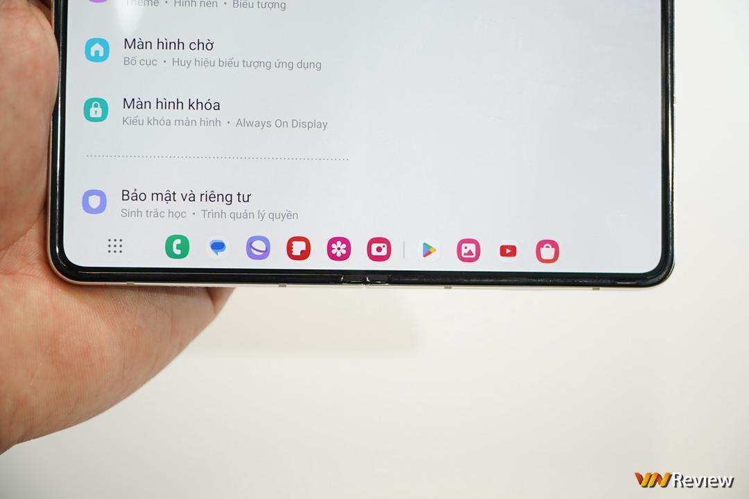 Trên tay Galaxy Z Fold 5: “bình” khít hơn và rượu cũng thơm hơn Trên tay Galaxy Z Fold 5: “bình” khít hơn và rượu cũng thơm hơn