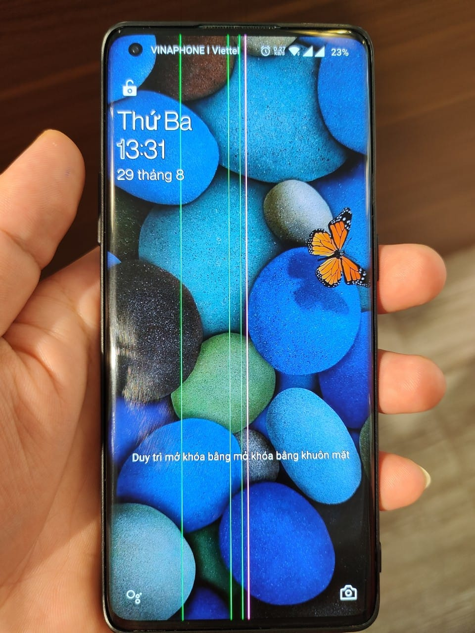 Theo bước Samsung, dạo này lại thấy nhiều máy vivo bị sọc màn hình quá anh em ạ! Theo bước Samsung, dạo này lại thấy nhiều máy vivo bị sọc màn hình quá anh em ạ!