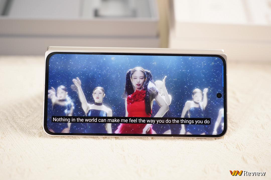 Mở hộp Oppo Find N3 và Find N3 Flip vừa ra mắt tại Việt Nam: khi Oppo “tuyên chiến” với Samsung Mở hộp Oppo Find N3 và Find N3 Flip vừa ra mắt tại Việt Nam: khi Oppo “tuyên chiến” với Samsung