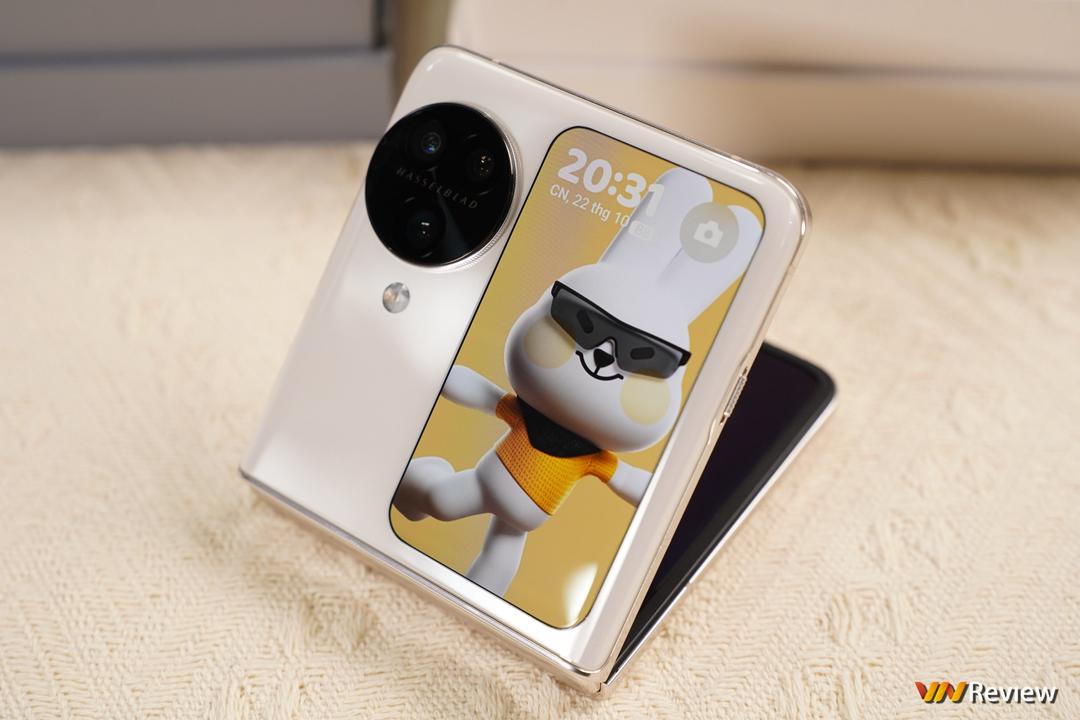 Mở hộp Oppo Find N3 và Find N3 Flip vừa ra mắt tại Việt Nam: khi Oppo “tuyên chiến” với Samsung Mở hộp Oppo Find N3 và Find N3 Flip vừa ra mắt tại Việt Nam: khi Oppo “tuyên chiến” với Samsung