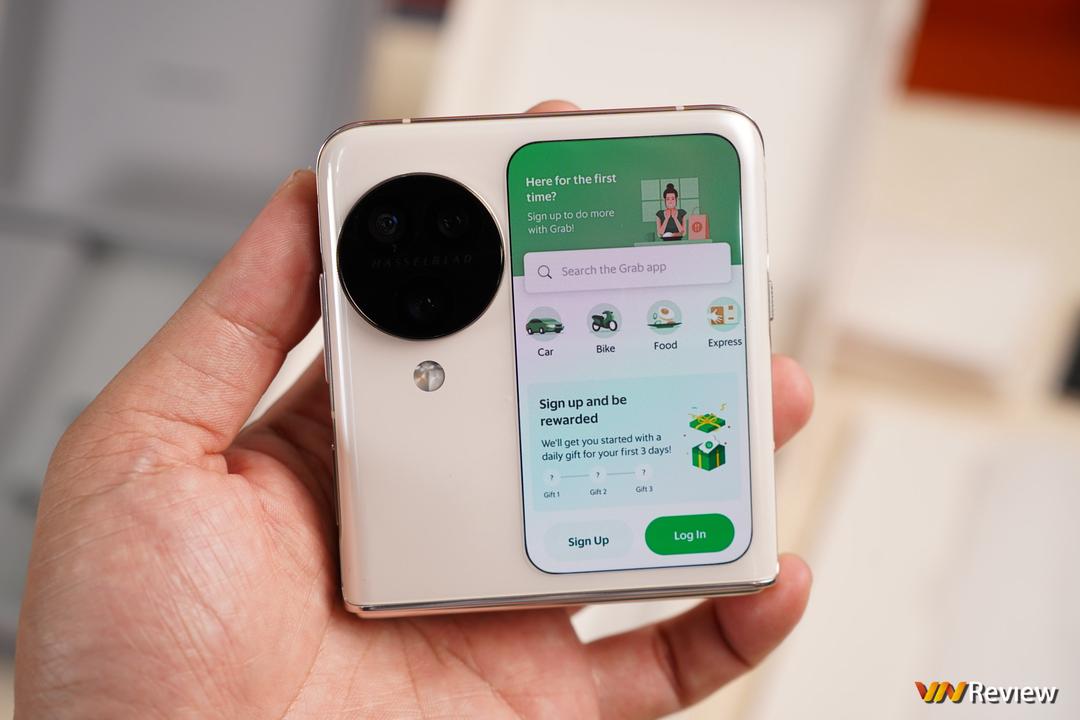 Mở hộp Oppo Find N3 và Find N3 Flip vừa ra mắt tại Việt Nam: khi Oppo “tuyên chiến” với Samsung Mở hộp Oppo Find N3 và Find N3 Flip vừa ra mắt tại Việt Nam: khi Oppo “tuyên chiến” với Samsung