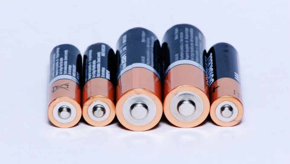 Tại sao pin điện thoại di động kém bền hơn khi sử dụng? Tại sao pin điện thoại di động kém bền hơn khi sử dụng?