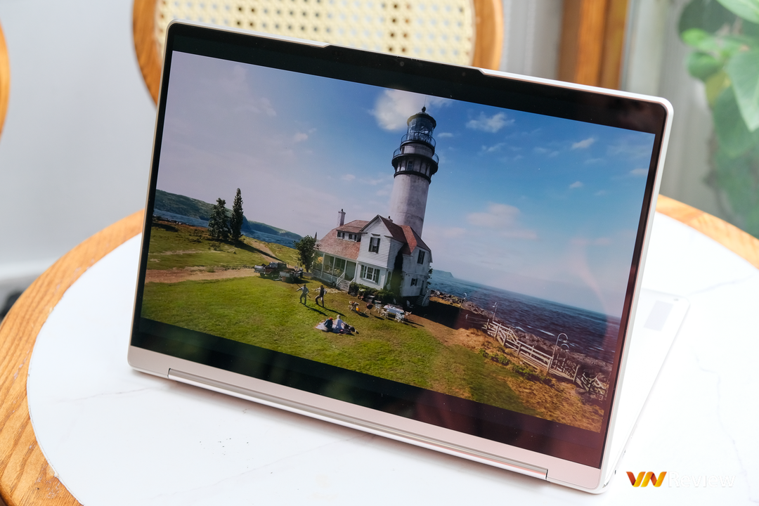 Đánh giá Lenovo Yoga 9i Gen 8 (2023): Laptop 2-trong-1 tiệm cận sự hoàn hảo Đánh giá Lenovo Yoga 9i Gen 8 (2023): Laptop 2-trong-1 tiệm cận sự hoàn hảo