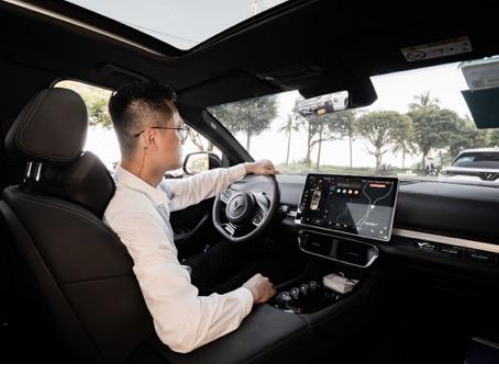 Xanh SM lần đầu ra mắt dịch vụ thuê ô tô điện tự lái Xanh SM lần đầu ra mắt dịch vụ thuê ô tô điện tự lái