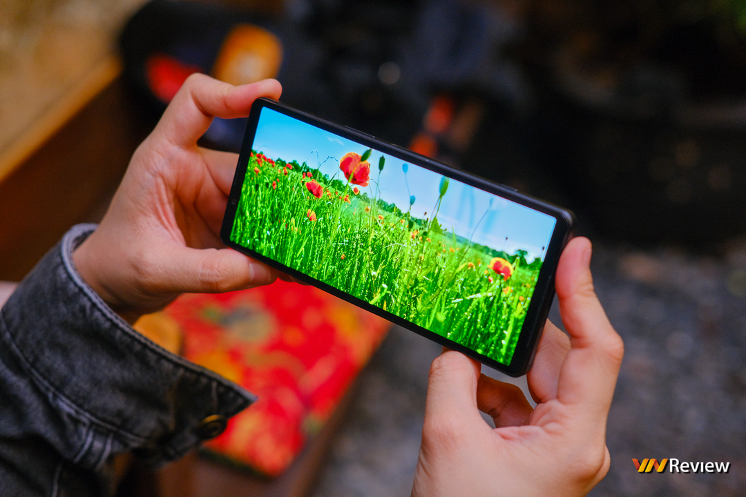 Đánh giá Sony Xperia 5 V: Điện thoại nhỏ gánh những trọng trách lớn Đánh giá Sony Xperia 5 V: Điện thoại nhỏ gánh những trọng trách lớn