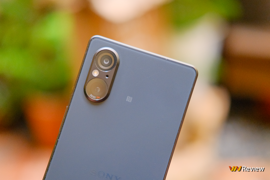 Đánh giá Sony Xperia 5 V: Điện thoại nhỏ gánh những trọng trách lớn Đánh giá Sony Xperia 5 V: Điện thoại nhỏ gánh những trọng trách lớn